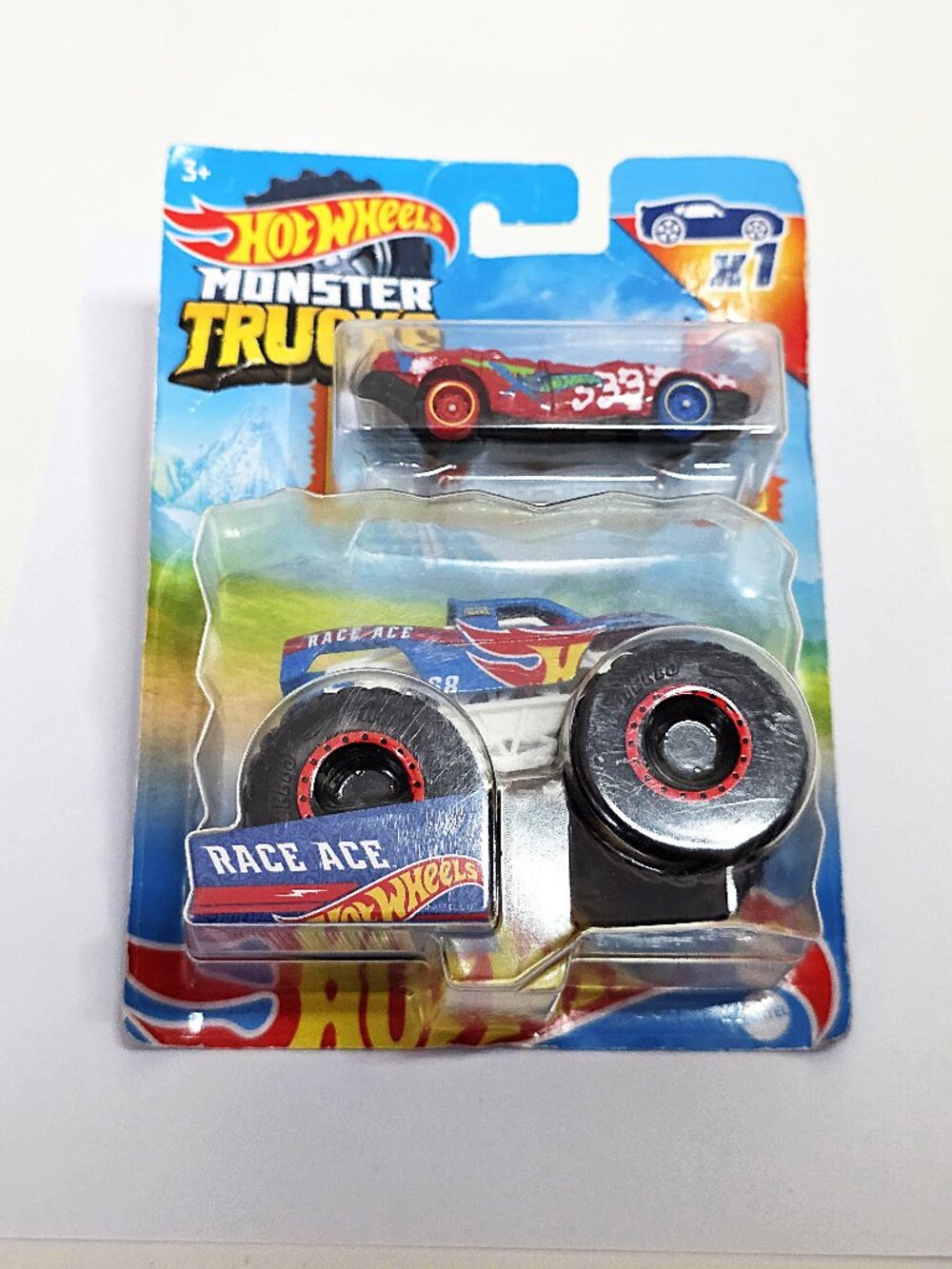 Hot Wheels monster truck race ace